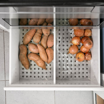 Kitchen & Closet Organization -- Lawrence, New York