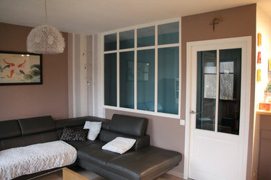 Idée de décoration pour un petit salon design.