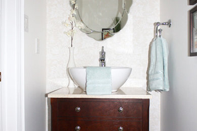 Example of a trendy bathroom design in Toronto