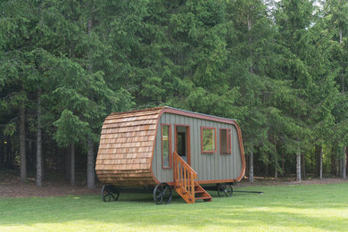 Collingwood Shepherd Hut in Timber Green
