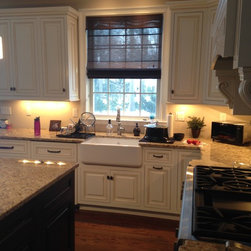 Hunter Douglas Provenance Woven Woods - Roman Shades
