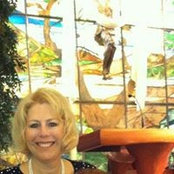 Lorraine Rae's photo