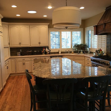 Maple to Off-White and Glaze with Brown Accent Island