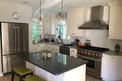 Example of a kitchen design in Boston