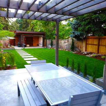 Modern Arbor & Patio Creates Unique Outdoor Dining Space