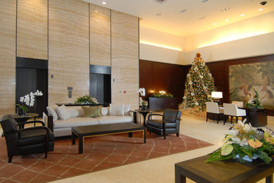 Example of a trendy entryway design in Hawaii