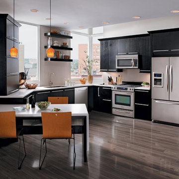 Merillat Masterpiece® Breland in Oak Onyx (Painted)