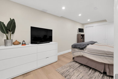 Bedroom - bedroom idea in Toronto