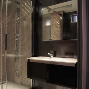 Bäder mit beigefarbenen Fliesen und schwarzer Wandfarbe Ideen, Design