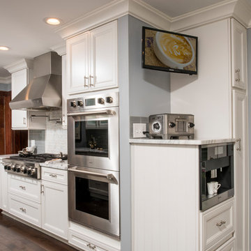 Sleek Professional Kitchen with a Modern Flare