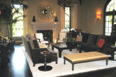 Example of a living room design in Los Angeles