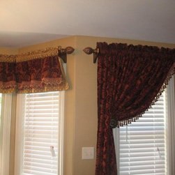 Tuscan Living Room Design - Curtains