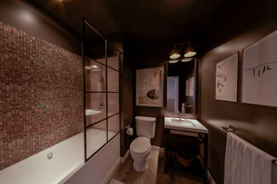 Bathroom photo in Miami
