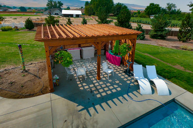 Example of a patio design in Other