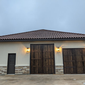 Detached Garage with Man Cave in Vintage Oaks of New Braunfels, TX