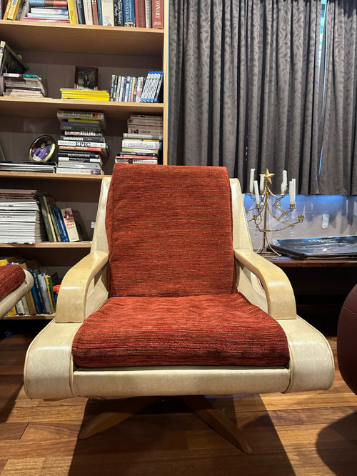 What are these chairs called? Houzz AU