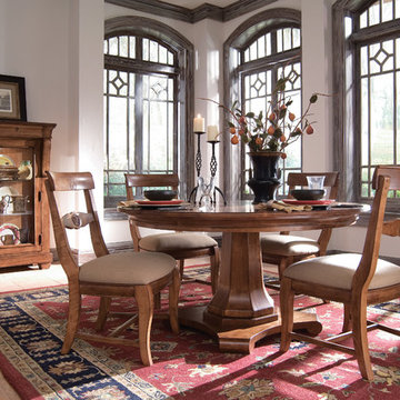Tuscano dining room with display cabinet