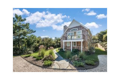 Inspiration for a coastal home design remodel in New York