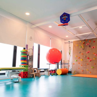 マヨルカ島のコンテンポラリースタイルのおしゃれなホームジムの写真