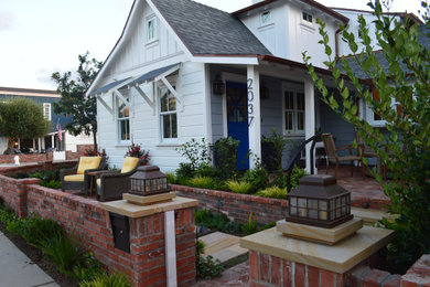 Arts and crafts home design photo in Orange County