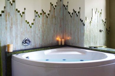 Immagine di una stanza da bagno minimalista