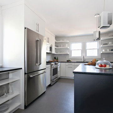 Contemporary and Clean Kitchen in White