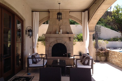 Example of a trendy patio design in San Diego