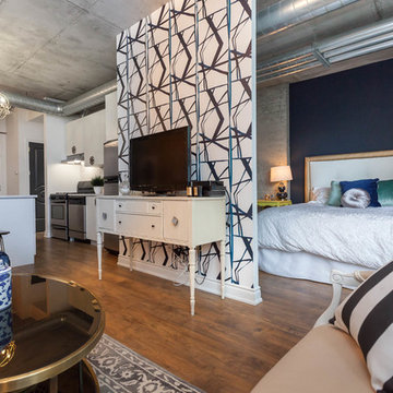 Luxurious Designer Loft In Central King West Location