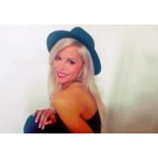 Loricar Santos's photo