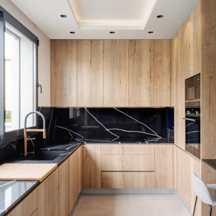 75+ Küchen mit schwarzen Schränken und Halbinsel Ideen & Bilder