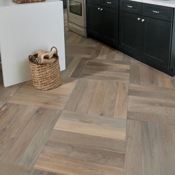 Black & White Farmhouse Kitchen - Lexington Temple, Engineered, White Oak Hardwo