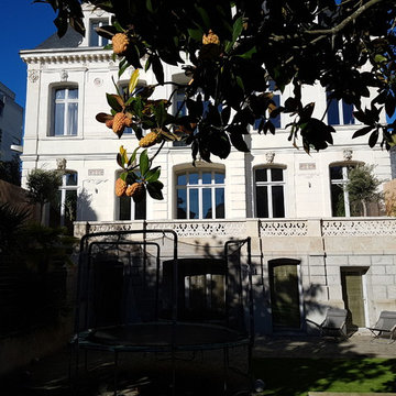 vue panoramique  de la villa depuis le rez-de-jardin
