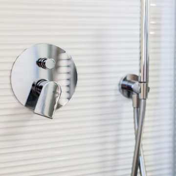 Un bagno piccolo fuori, ma grande dentro