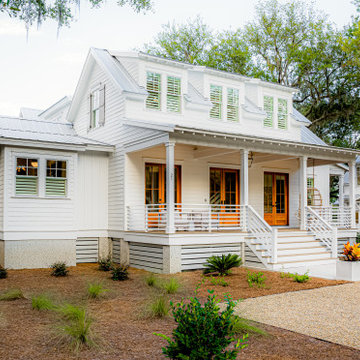 LightHouse Award Winner Holiday House Design