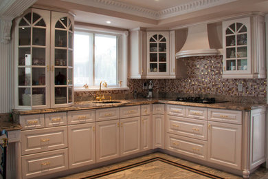 Inspiration for a timeless kitchen remodel in San Diego
