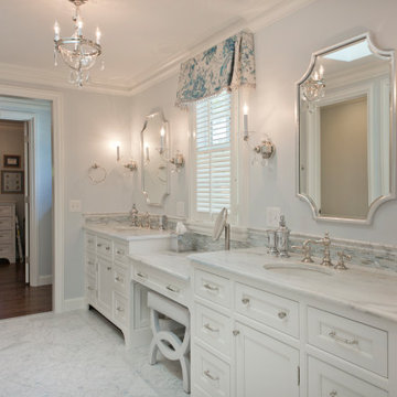 Elegant Traditional Master Bath