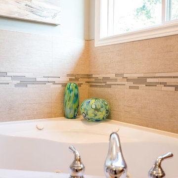 Modern Bath with Soaking Tub