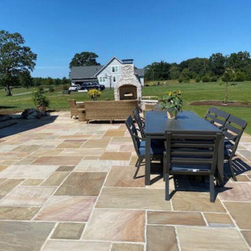 Natural Cleft Patio - Burnished Bluestone Versailles Pattern