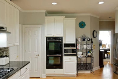 Inspiration for a kitchen remodel in Toronto