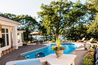 Example of a classic pool design in Minneapolis