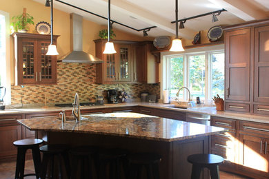 Kitchen - traditional kitchen idea in Other