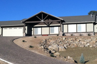 Mid-sized elegant exterior home photo in Phoenix