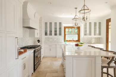 Example of a classic kitchen design in Milwaukee