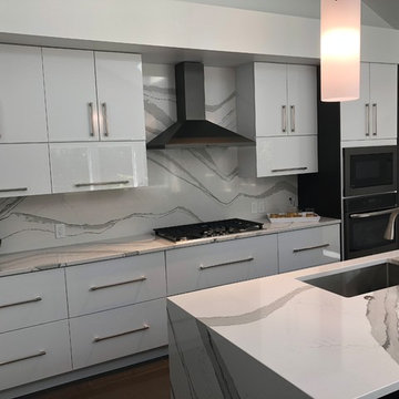 Door Style: Duet | High-gloss White and Gray Lines Textured Melamine