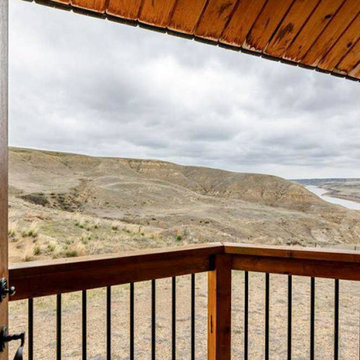 Bindloss Log Home & Getaway Cabin