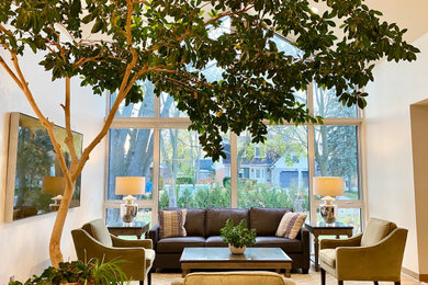 Transitional home design photo in Montreal