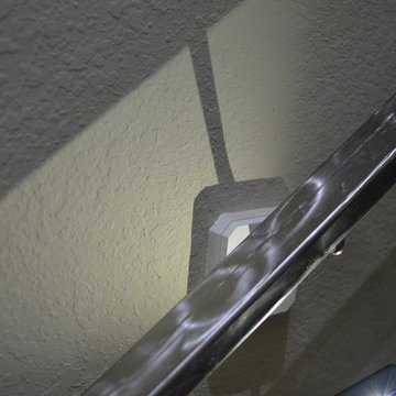 Grove Stainless Railing for Gallery Lighting
