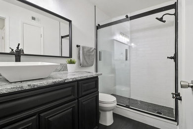 Bathroom - bathroom idea in Orlando