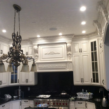 Traditional Kitchens & Baths