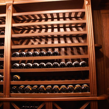 Винный погреб красного дерева / Mahogany Wine Cellar.